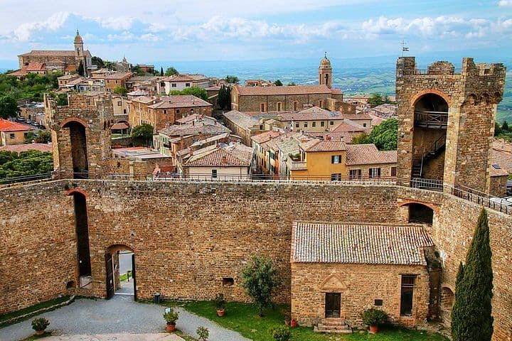 Brunello of Montalcino Private Wine Tour with lunch from Florence or Siena