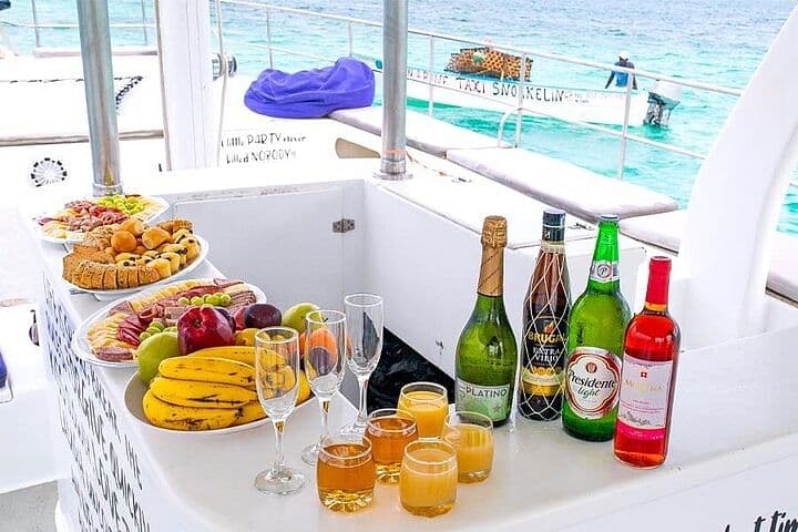 Catamaran Party, Hooka Diving and Paragliding Tour