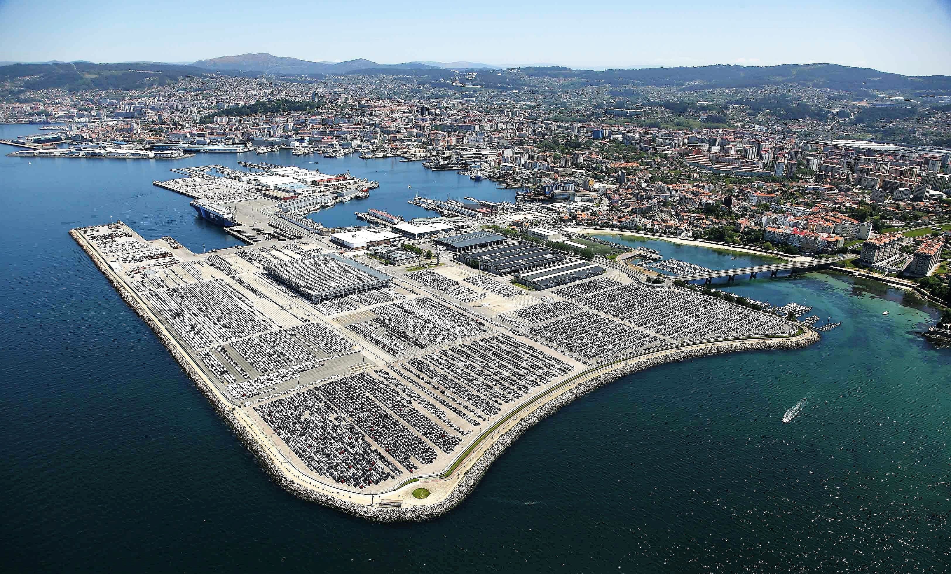 Vigo: Shore Excursion to Baiona and Vigo with Guide