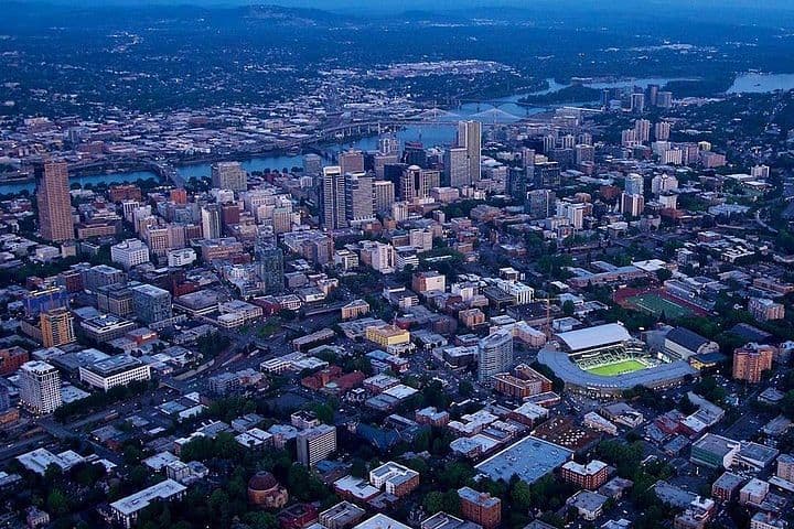Portland Scenic Flight by Envi Adventures