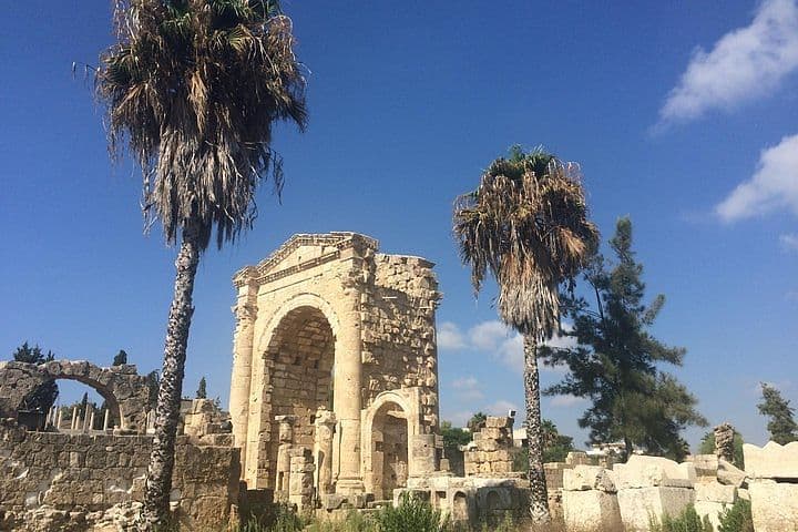 Small-Group Adventure Tour to Sidon Tyre & Maghdouche-Day Trip
